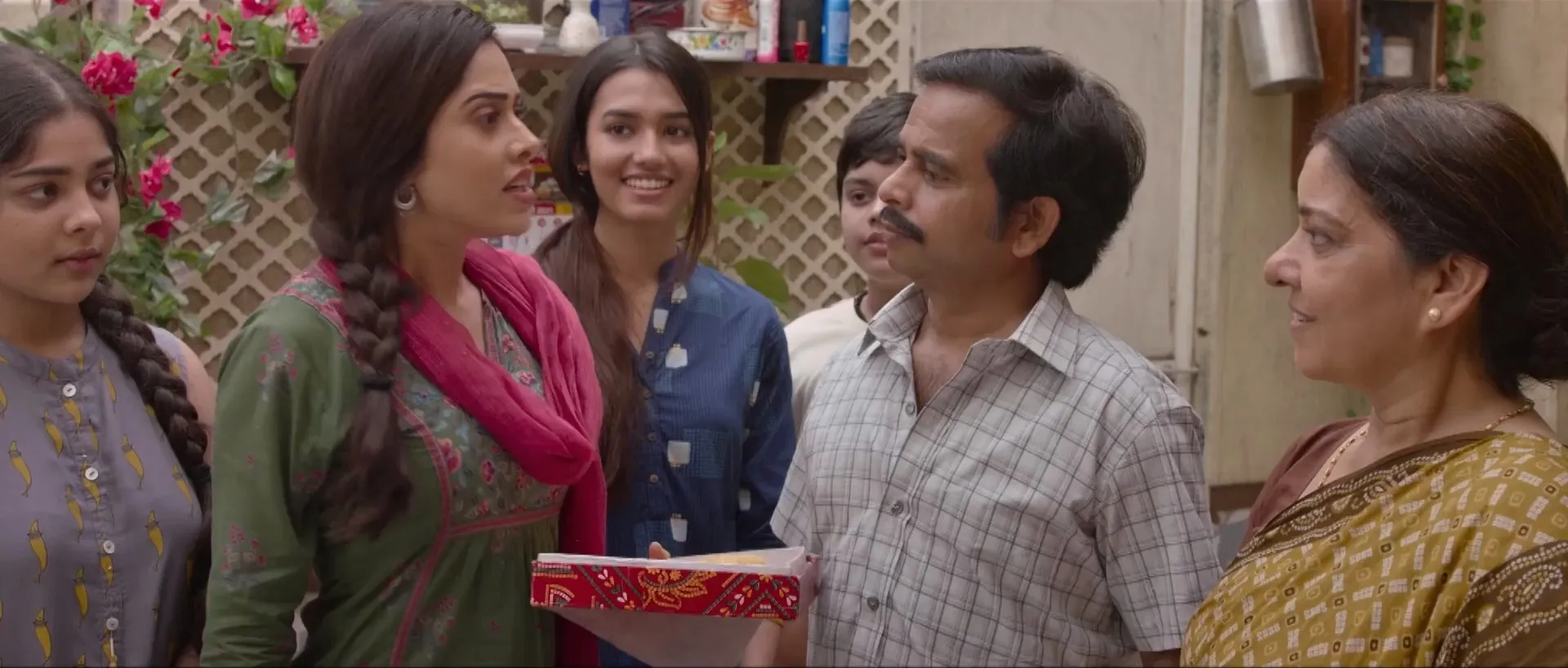 Janhit Mein Jaari 2022 Hindi Movie HDRip 720p – 480p Screenshot